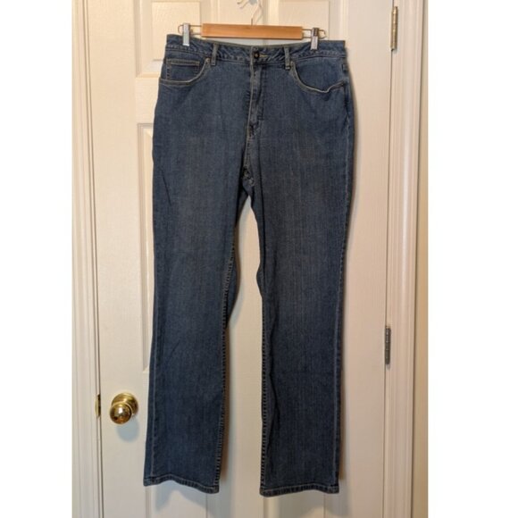 Coldwater Creek straight leg medium wash jeans 12 - Picture 1 of 9